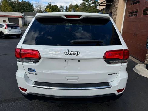 Used 2017 Jeep Grand Cherokee Limited image 11