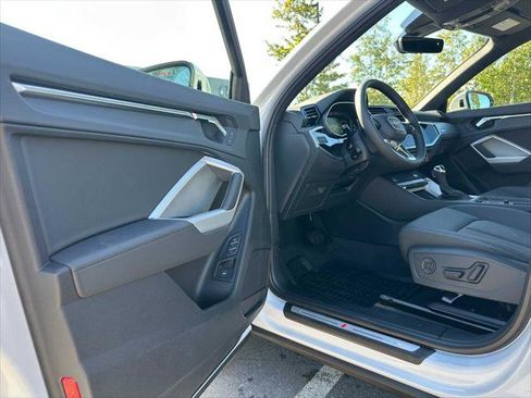 New 2025 Audi Q3 2.0T Premium image 19