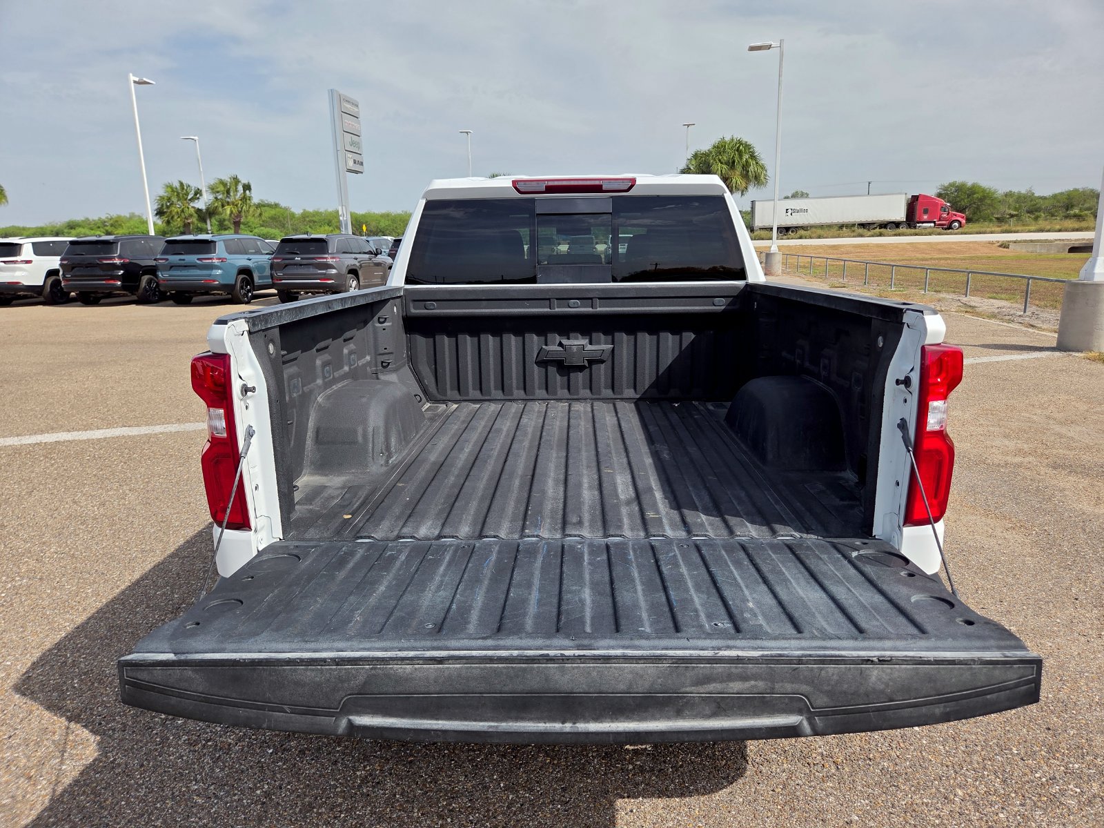 Used 2025 Chevrolet Silverado 1500 LTZ w/ Z71 Off-Road Package AWD/4WD image 7