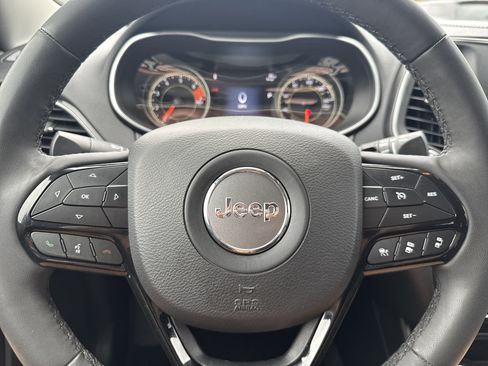 Used 2023 Jeep Cherokee Altitude Lux image 10