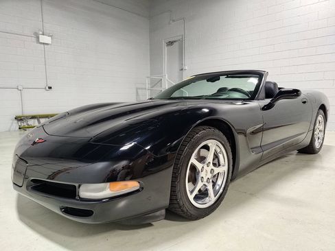 Used 2001 Chevrolet Corvette Convertible w/ Preferred Equipment Group2 RWD image 22