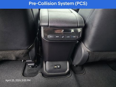 Used 2021 Toyota Highlander XSE FWD image 19