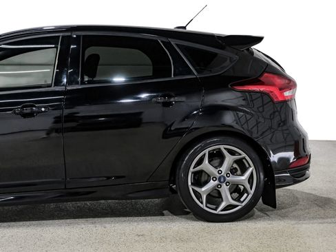 Used 2017 Ford Focus ST FWD image 11