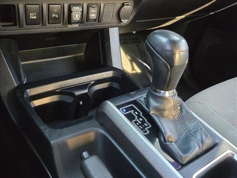 Used 2018 Toyota Tacoma SR5 image 16