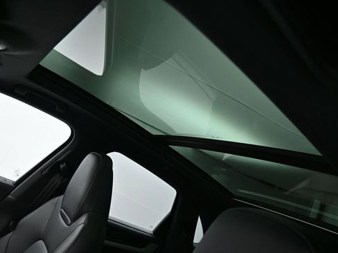 Certified 2026 Porsche Cayenne E-Hybrid AWD/4WD image 10