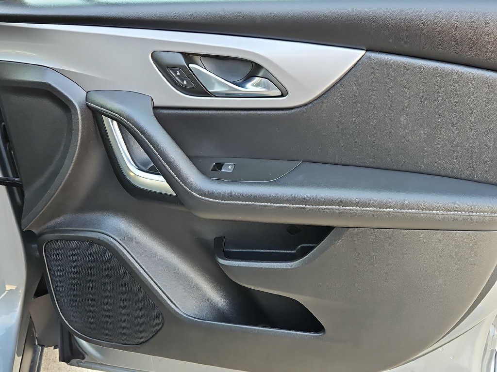 Used 2025 Chevrolet Blazer LT FWD image 30