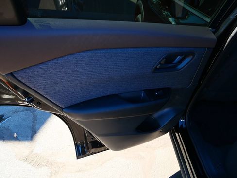 Used 2023 Nissan Rogue S AWD/4WD image 16