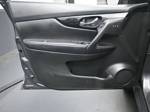 Used 2019 Nissan Rogue SL FWD image 19