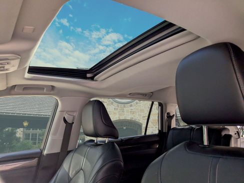 Used 2021 Toyota Highlander Limited FWD image 17