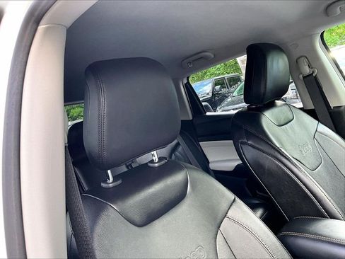 Used 2022 Jeep Compass Limited AWD/4WD image 23