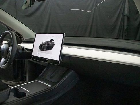 Used 2023 Tesla Model Y Long Range image 15
