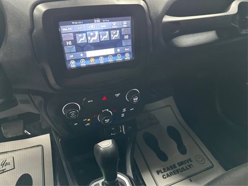 Used 2020 Jeep Renegade Altitude image 23