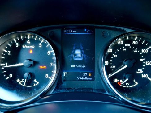 Used 2020 Nissan Rogue SV image 41