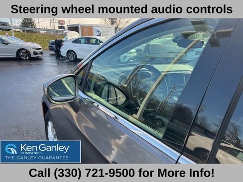 Used 2018 Chrysler Pacifica Touring-L image 24