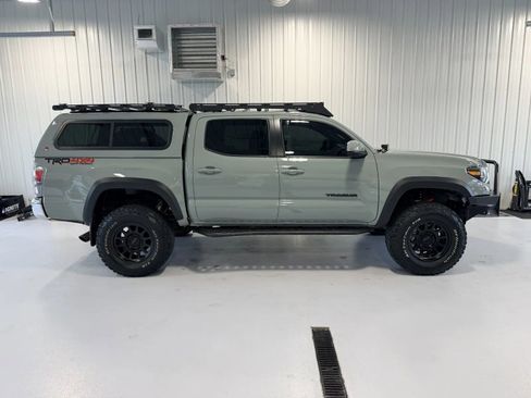 Used 2023 Toyota Tacoma TRD Off-Road w/ TRD Premium Off Road Package AWD/4WD image 2