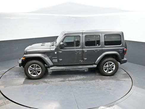 Used 2020 Jeep Wrangler Unlimited Sahara image 28
