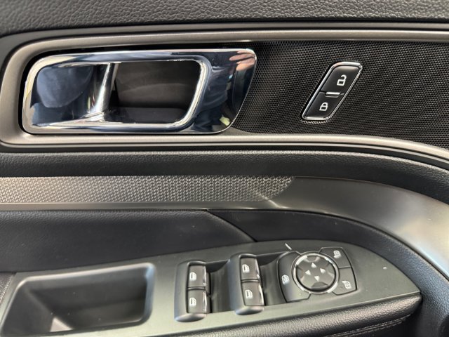 Used 2019 Ford Explorer XLT AWD/4WD image 25