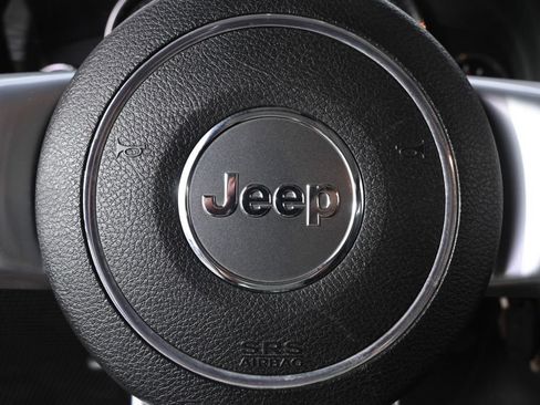 Used 2014 Jeep Wrangler Unlimited Rubicon AWD/4WD image 36
