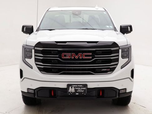 Used 2025 GMC Sierra 1500 AT4 w/ Technology Package AWD/4WD image 5