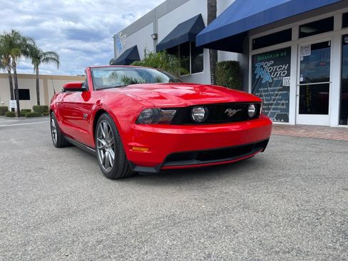Used 2011 Ford Mustang GT Premium w/ Electronics Pkg RWD image 3