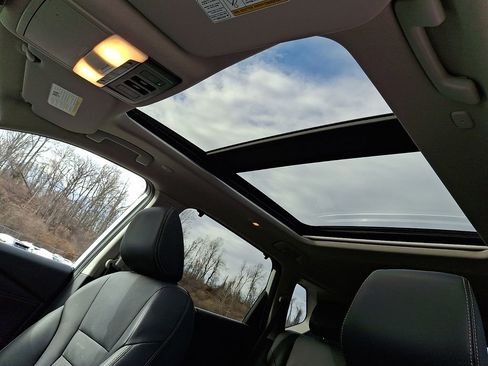 Certified 2024 Nissan Rogue SL w/ SL Premium Package image 16