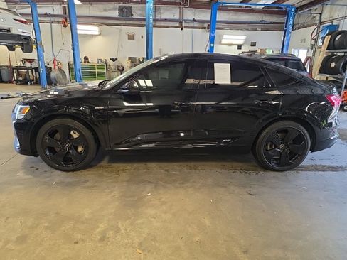 Used 2021 Audi e-tron Prestige w/ Prestige Package AWD/4WD image 2
