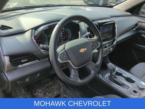 Used 2023 Chevrolet Traverse LT image 9