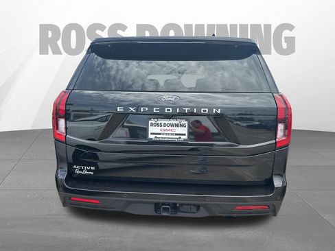 Used 2025 Ford Expedition Active AWD/4WD image 5