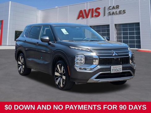 Used 2025 Mitsubishi Outlander SE AWD/4WD image 3