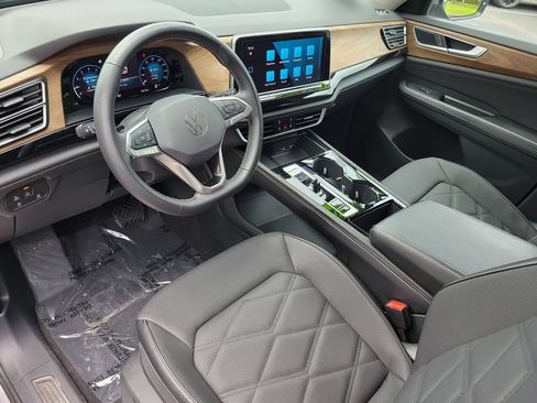 Used 2024 Volkswagen Atlas SE FWD image 23