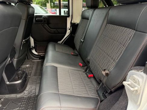 Used 2012 Jeep Wrangler Unlimited Sahara AWD/4WD image 59
