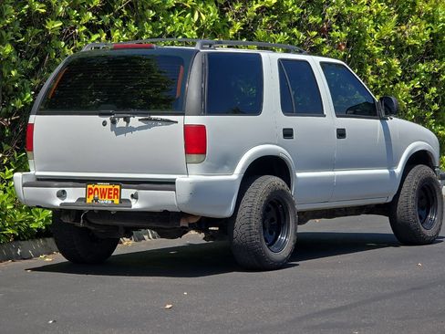 Used 2001 Chevrolet Blazer LS w/ Driver Convenience Pkg AWD/4WD image 4