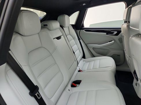 Used 2024 Porsche Macan S AWD/4WD image 32
