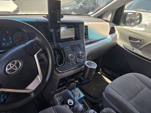Used 2015 Toyota Sienna L FWD image 13