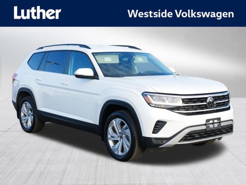 Certified 2023 Volkswagen Atlas SE image 1