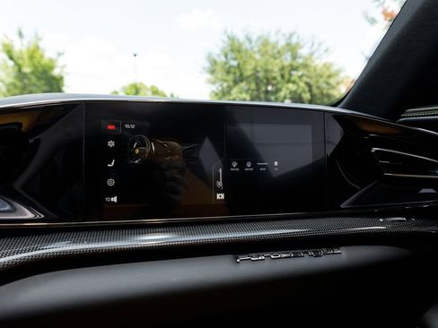 Used 2025 Ferrari Purosangue AWD/4WD image 39