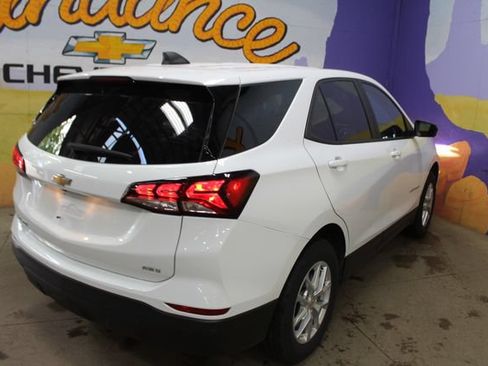 Used 2023 Chevrolet Equinox LS w/ LS Convenience Package AWD/4WD image 8