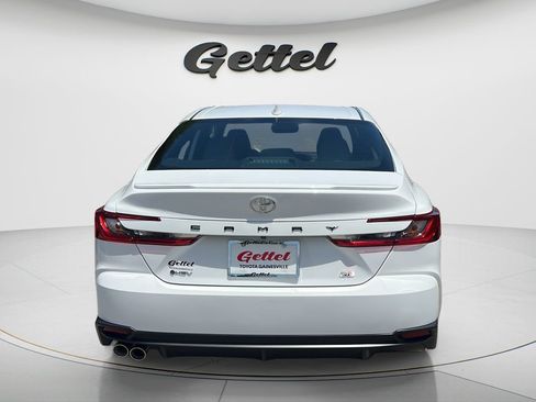 Used 2025 Toyota Camry SE w/ Convenience Package FWD image 6