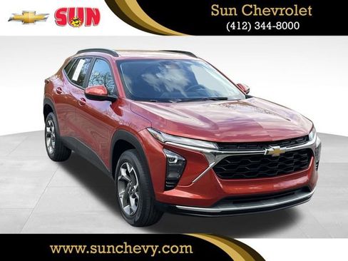 Certified 2024 Chevrolet Trax LT w/ Driver Confidence Package FWD image 1