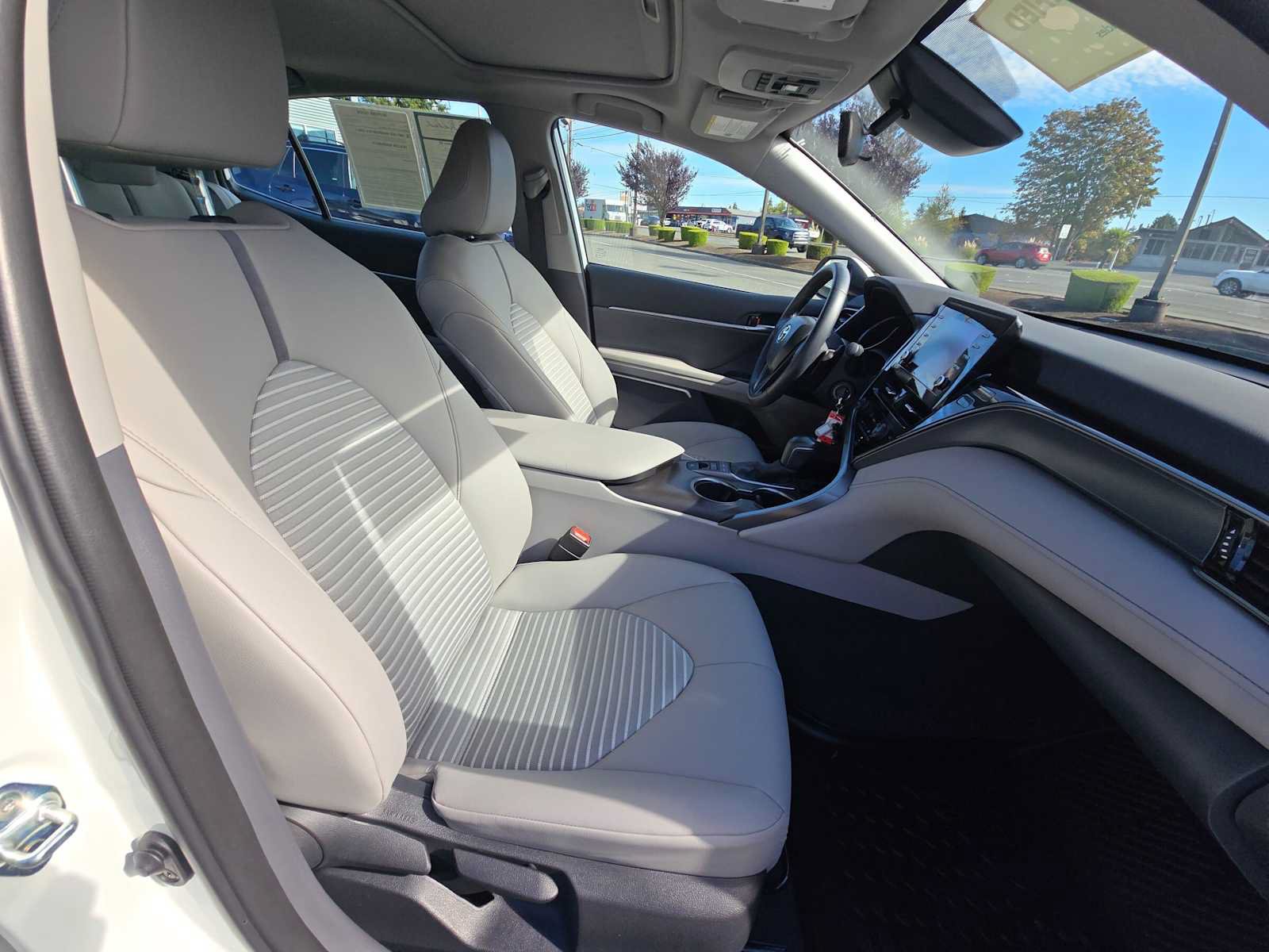 Used 2024 Toyota Camry SE AWD/4WD image 11