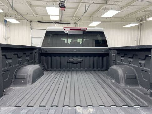 Used 2025 Chevrolet Silverado 1500 LT Trail Boss w/ LT Trail Boss Premium Package AWD/4WD image 25