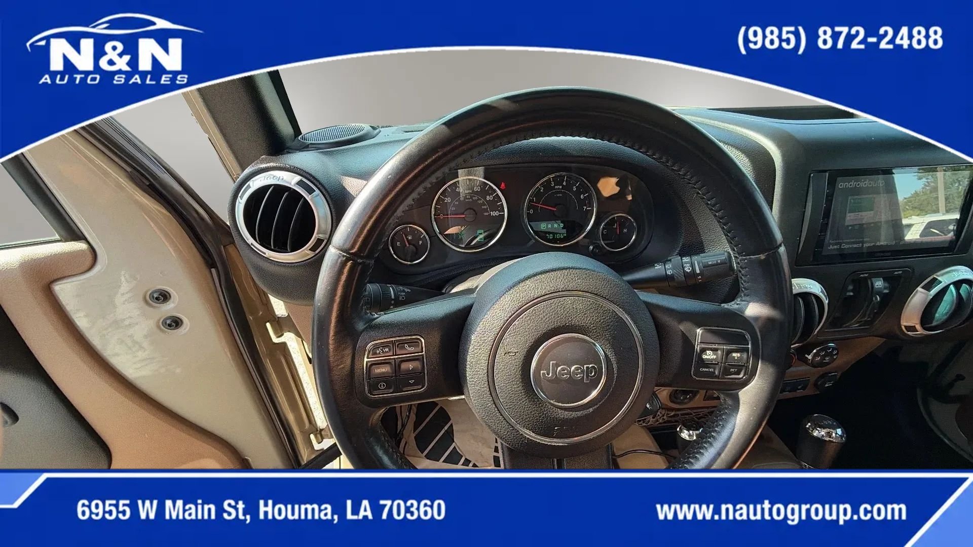 Used 2017 Jeep Wrangler Unlimited Sahara w/ Connectivity Group AWD/4WD image 13
