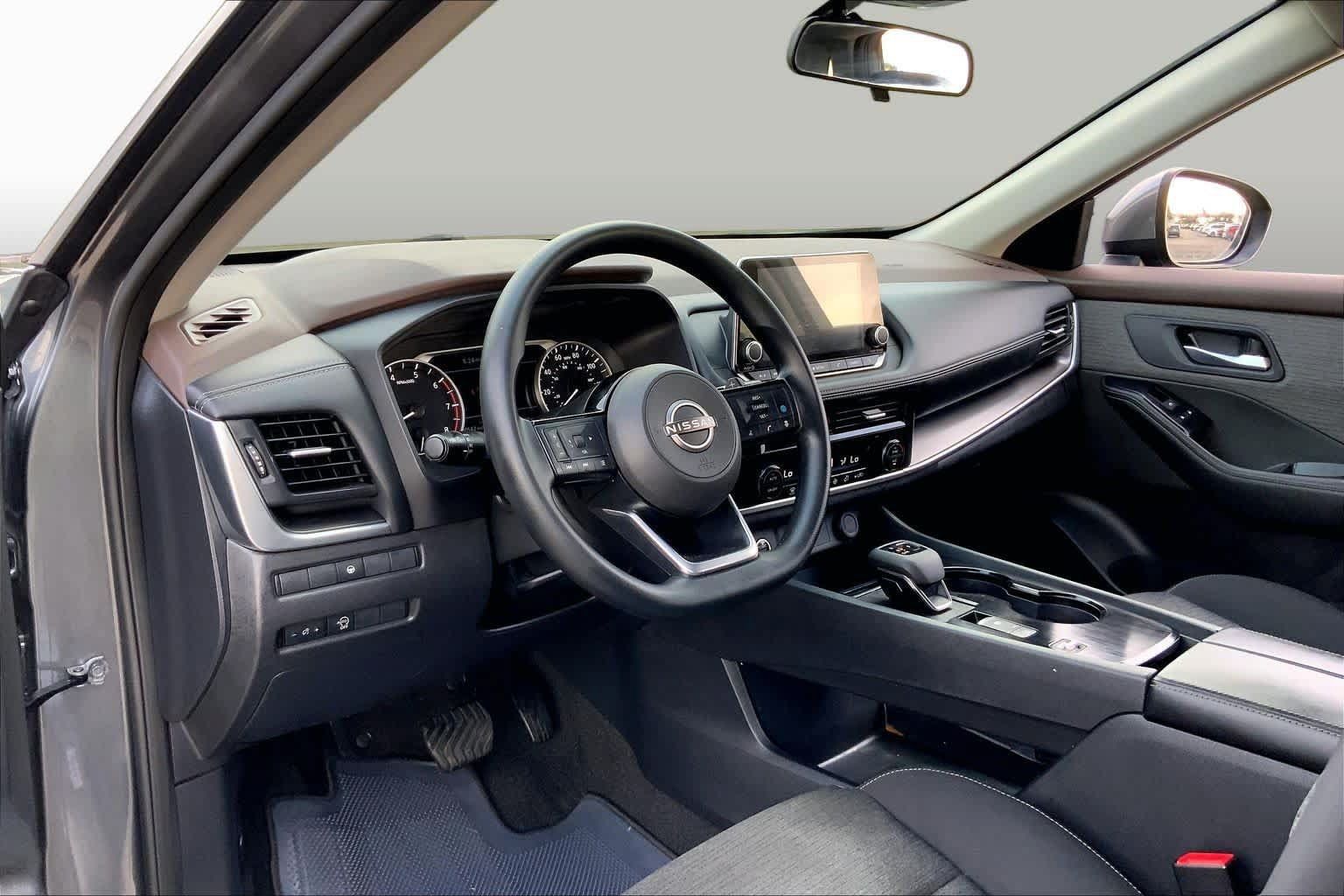 Used 2023 Nissan Rogue SV FWD image 17