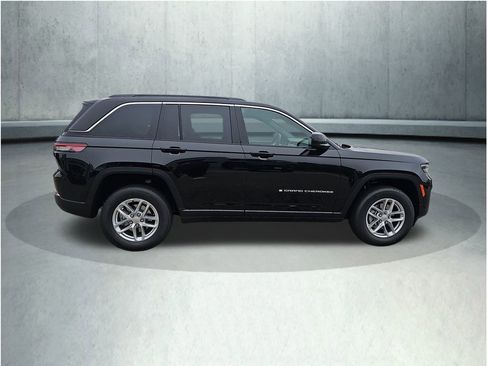 New 2025 Jeep Grand Cherokee Laredo X w/ Trailer Tow Package image 6