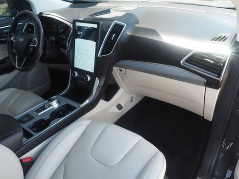 Used 2022 Ford Edge Titanium image 24