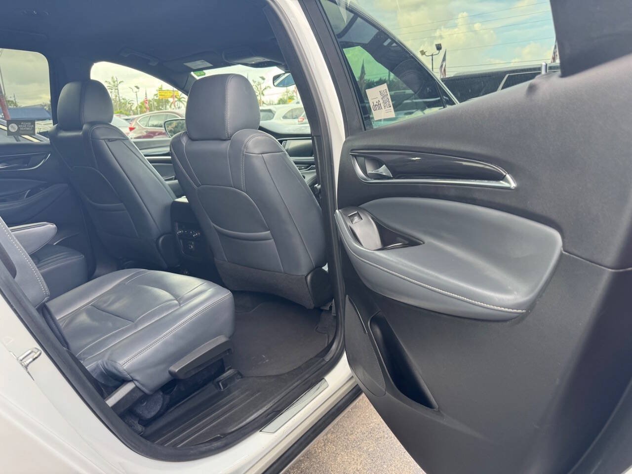 Used 2022 Buick Enclave Essence FWD image 17