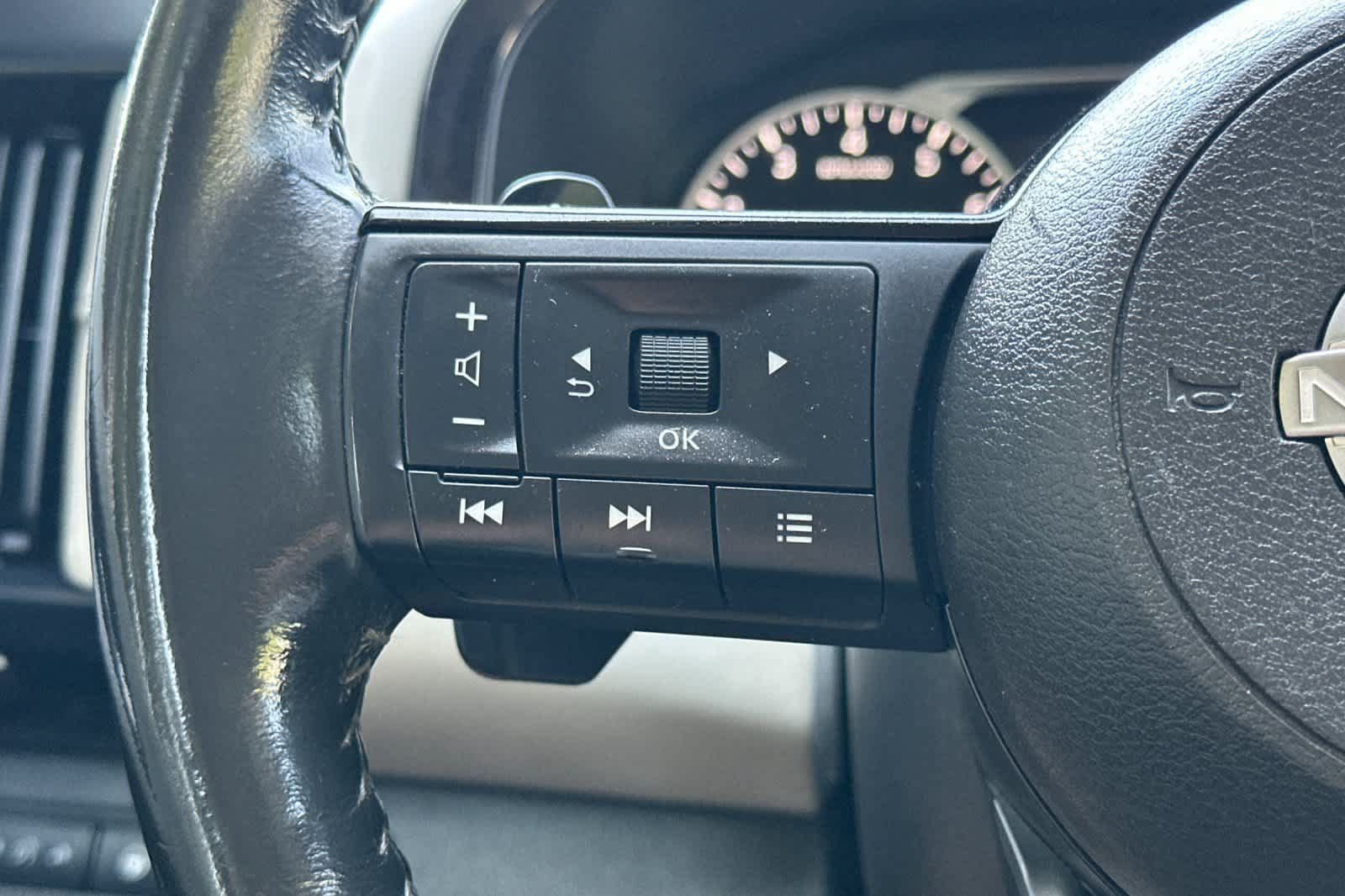 Certified 2022 Nissan Pathfinder SV FWD image 31