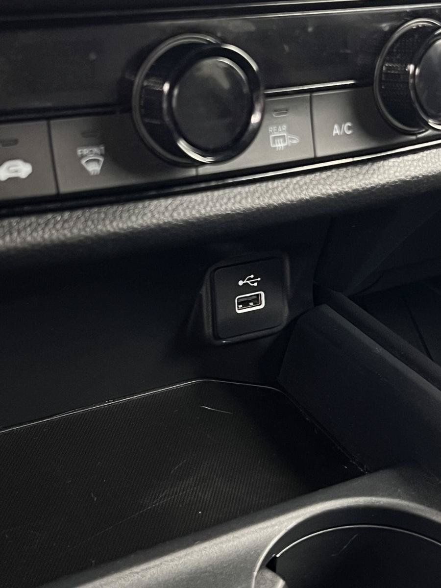 Certified 2025 Honda HR-V Sport image 9
