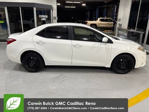 Used 2015 Toyota Corolla LE FWD image 7
