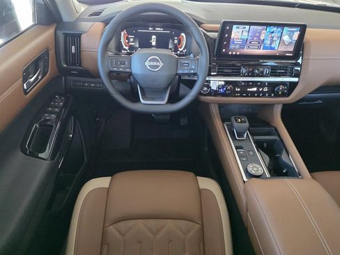 New 2026 Nissan Pathfinder Platinum AWD/4WD image 13